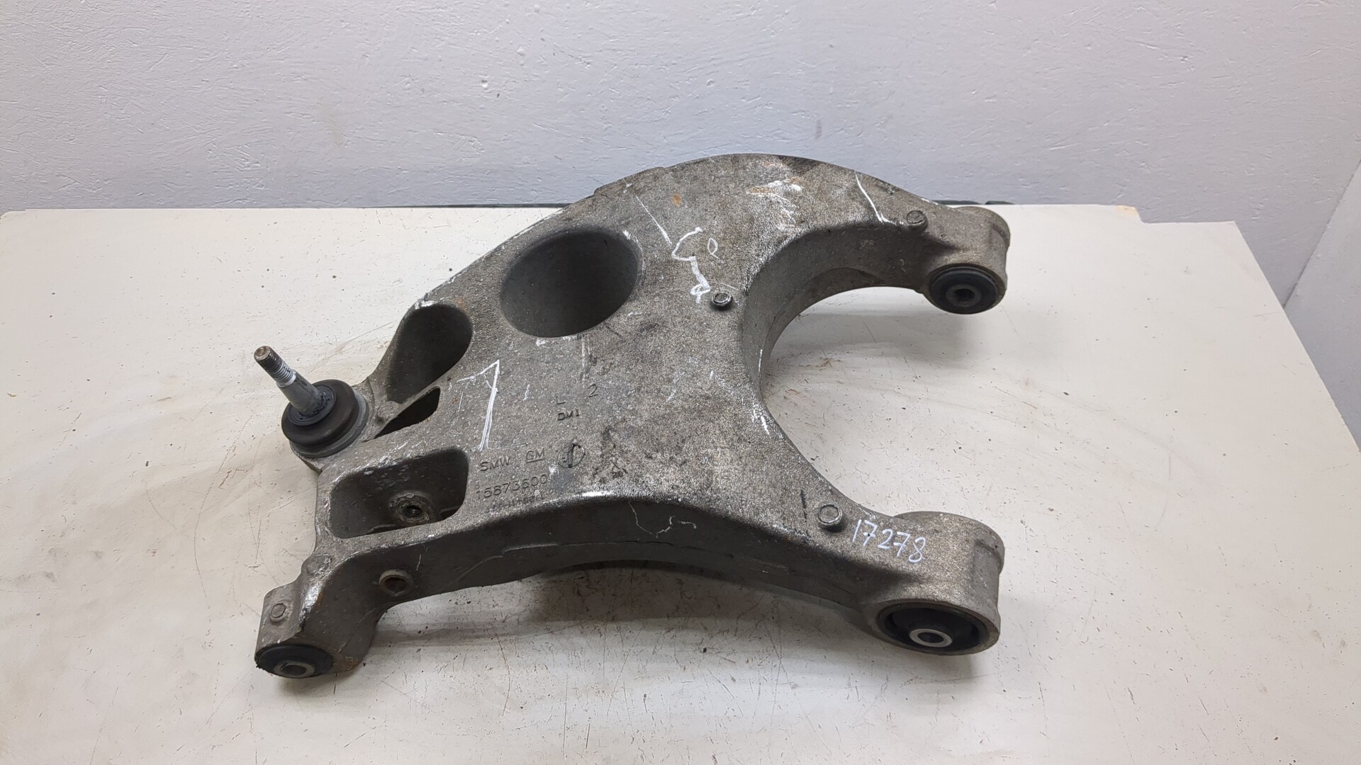 Рычаг задний левый