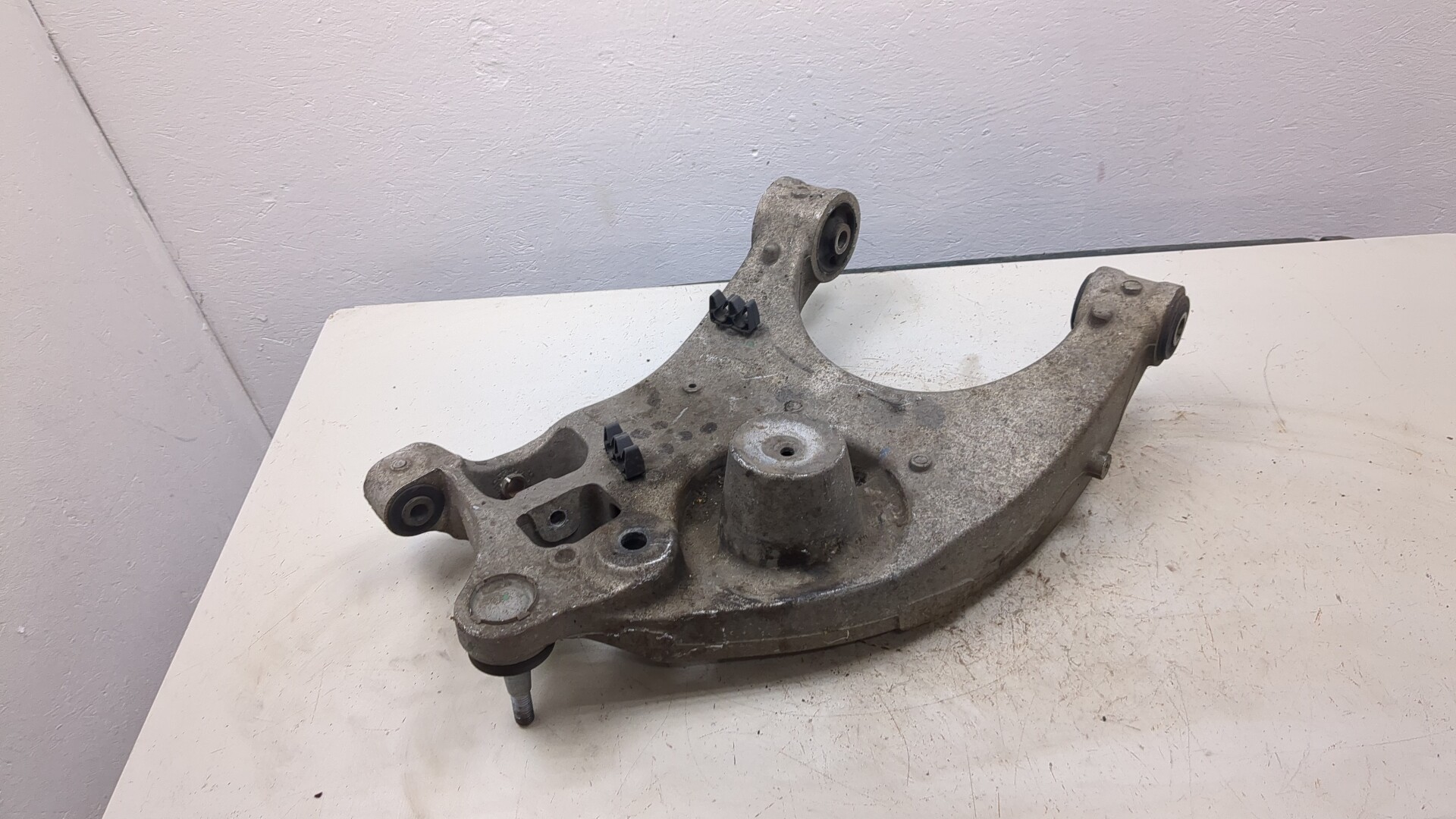 Рычаг задний левый