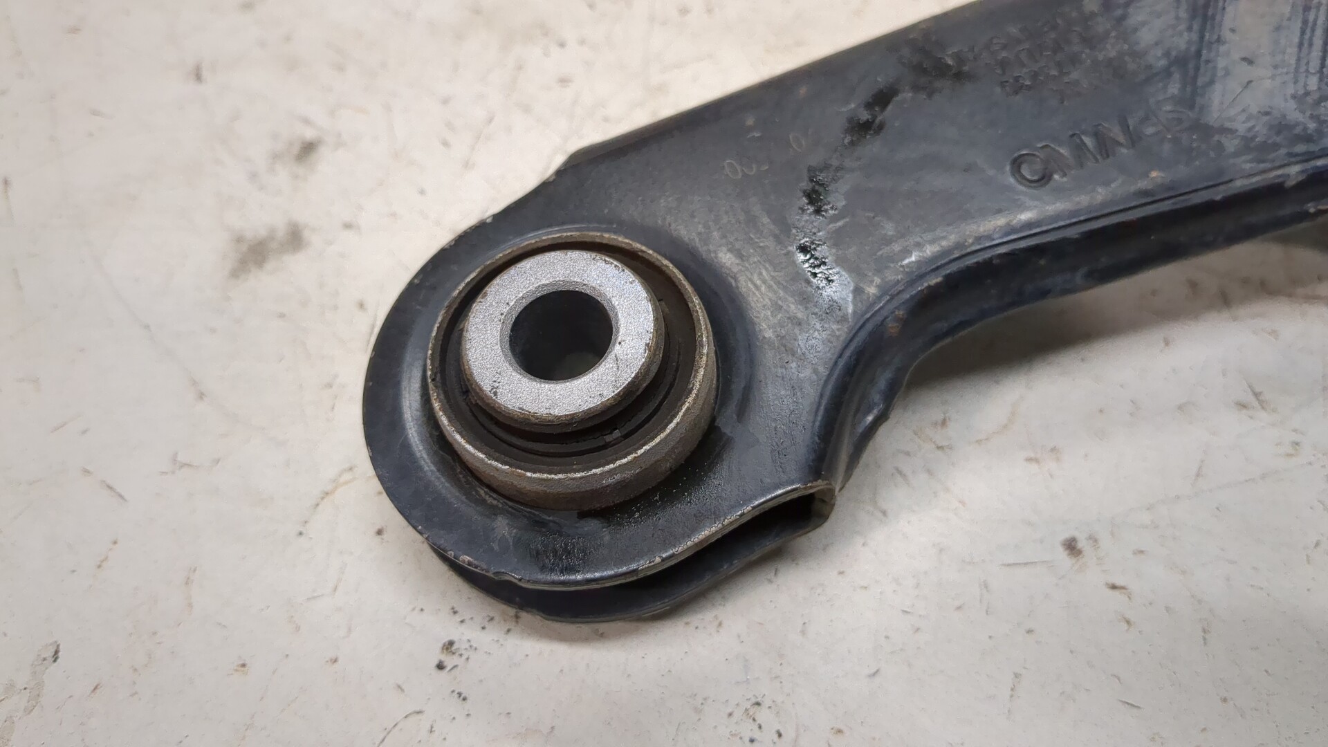 Рычаг задний правый