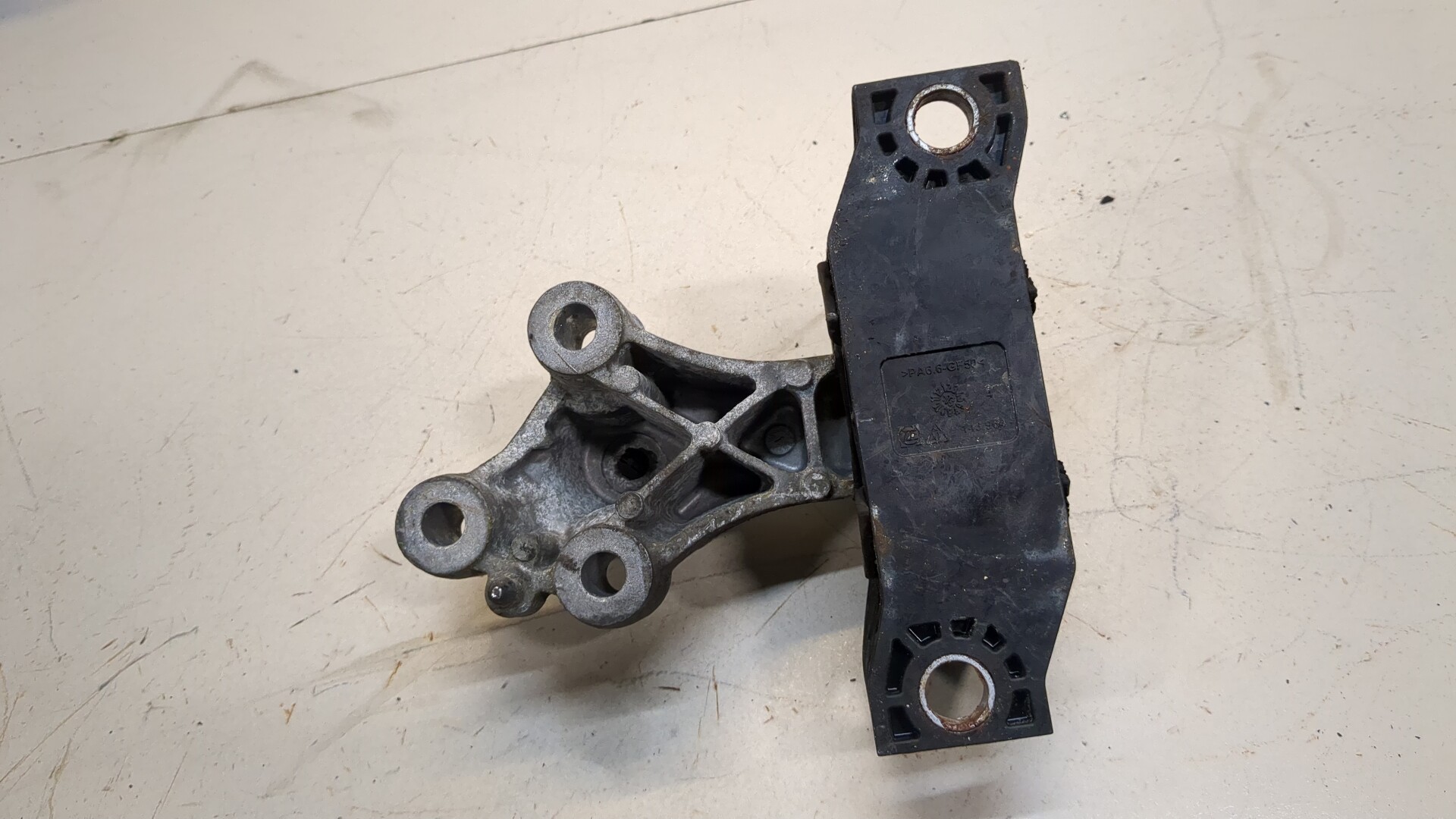 Опора двигателя