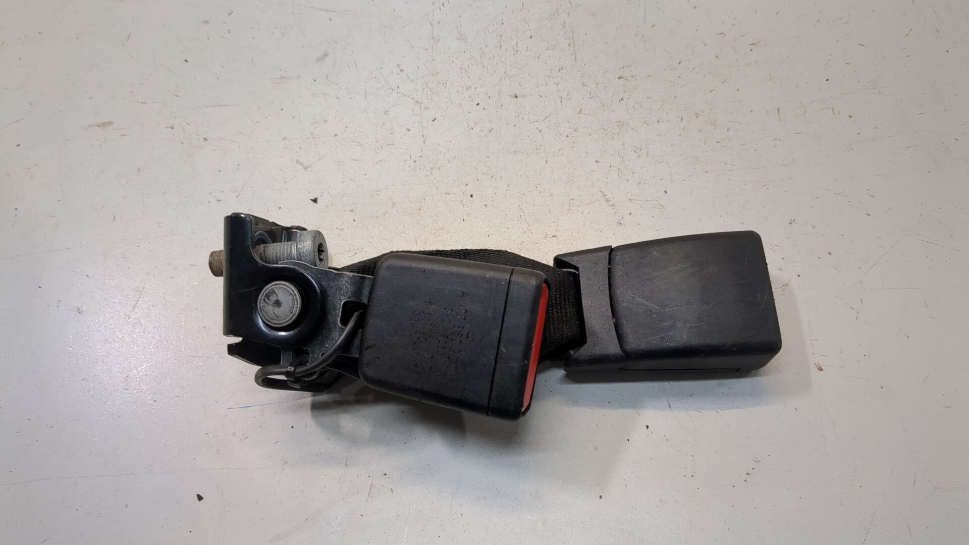 Ответная часть ремня безопасности