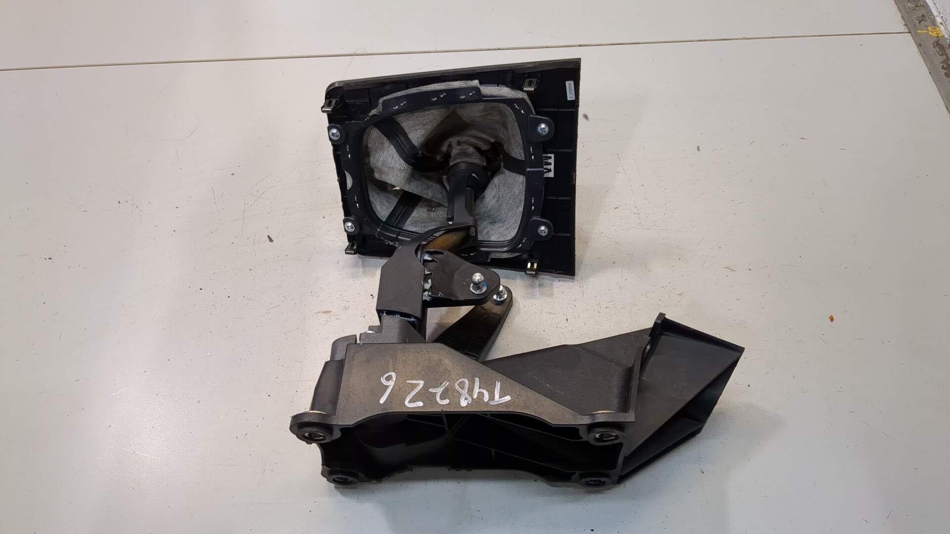 Кулиса МКПП / АКПП