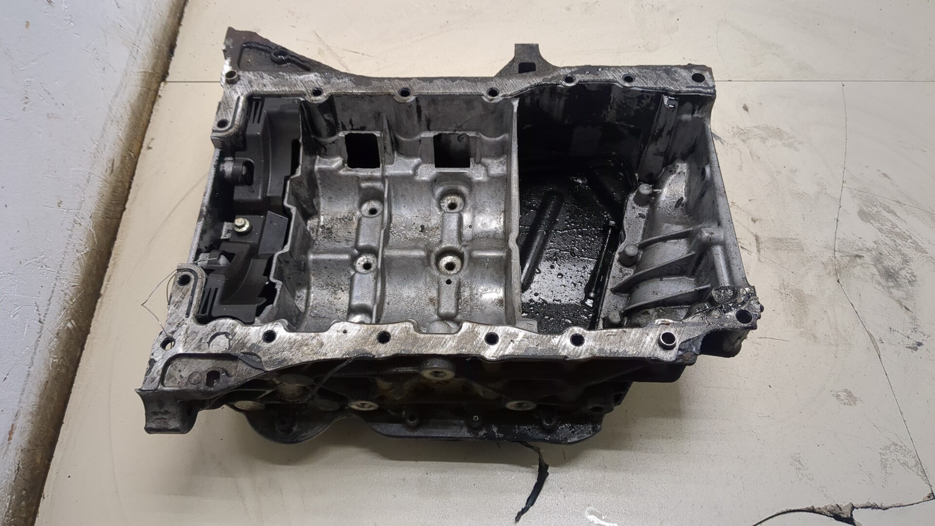 Поддон масляный двигателя (картер)