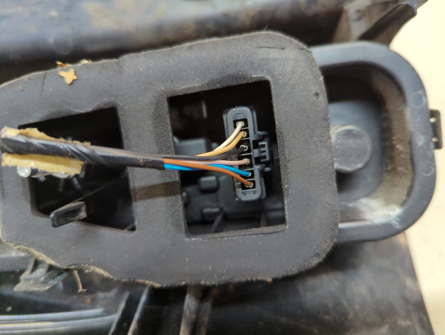 Фонарь задний правый