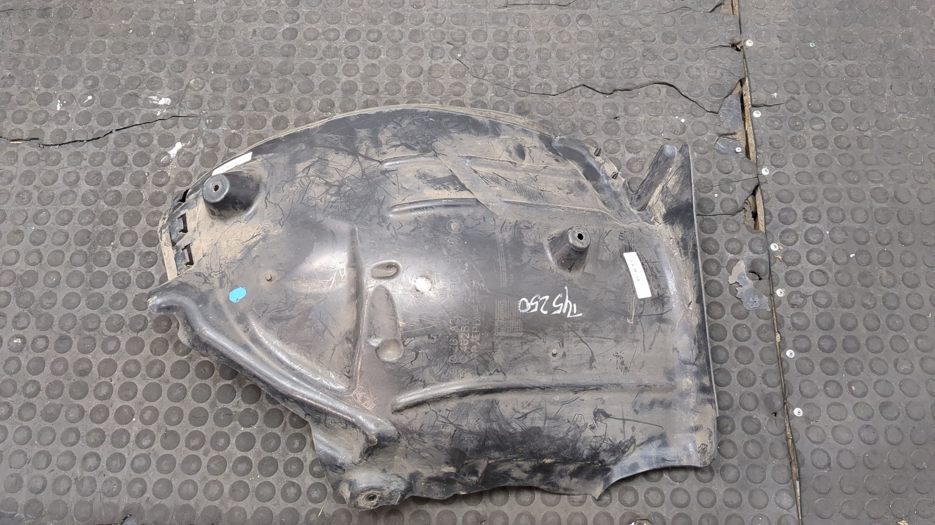 Локер передний правый