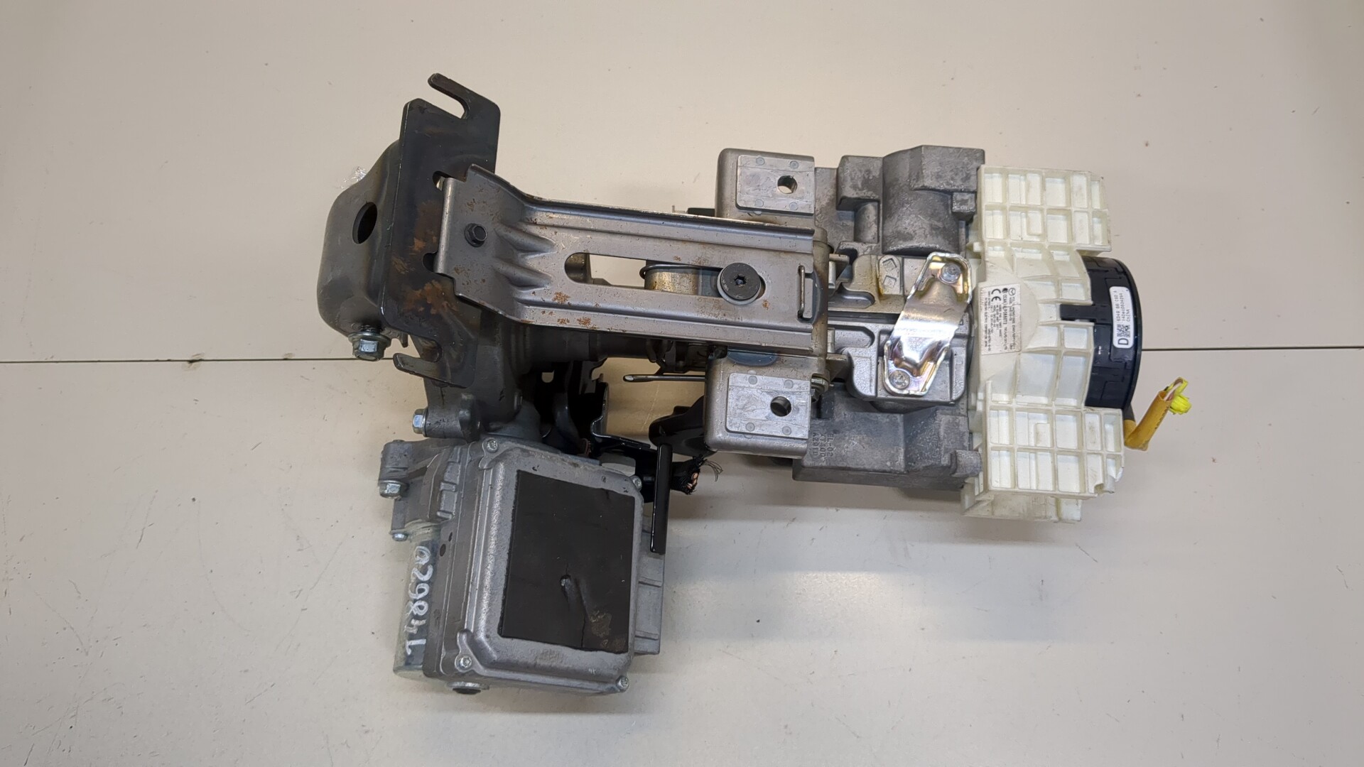 Серводвигатель рулевой рейки