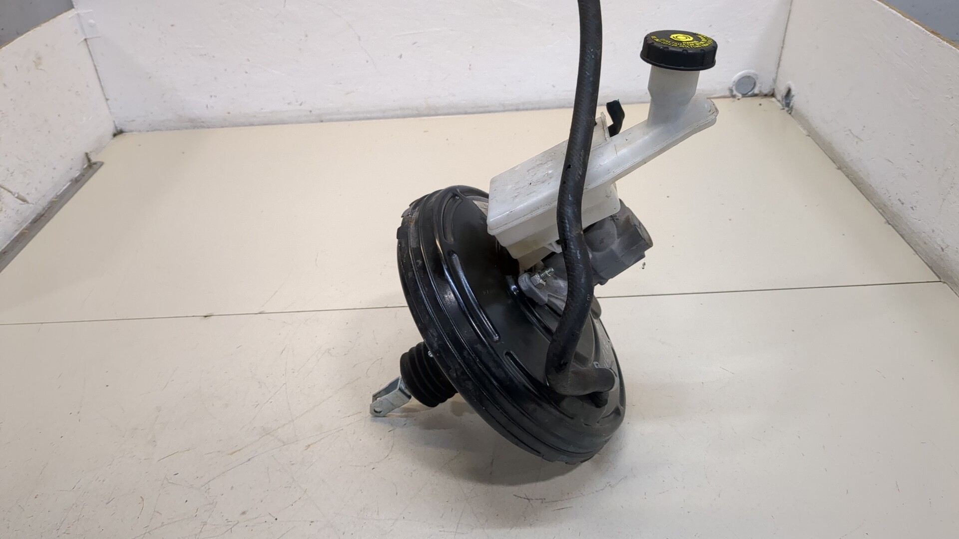 Цилиндр тормозной главный