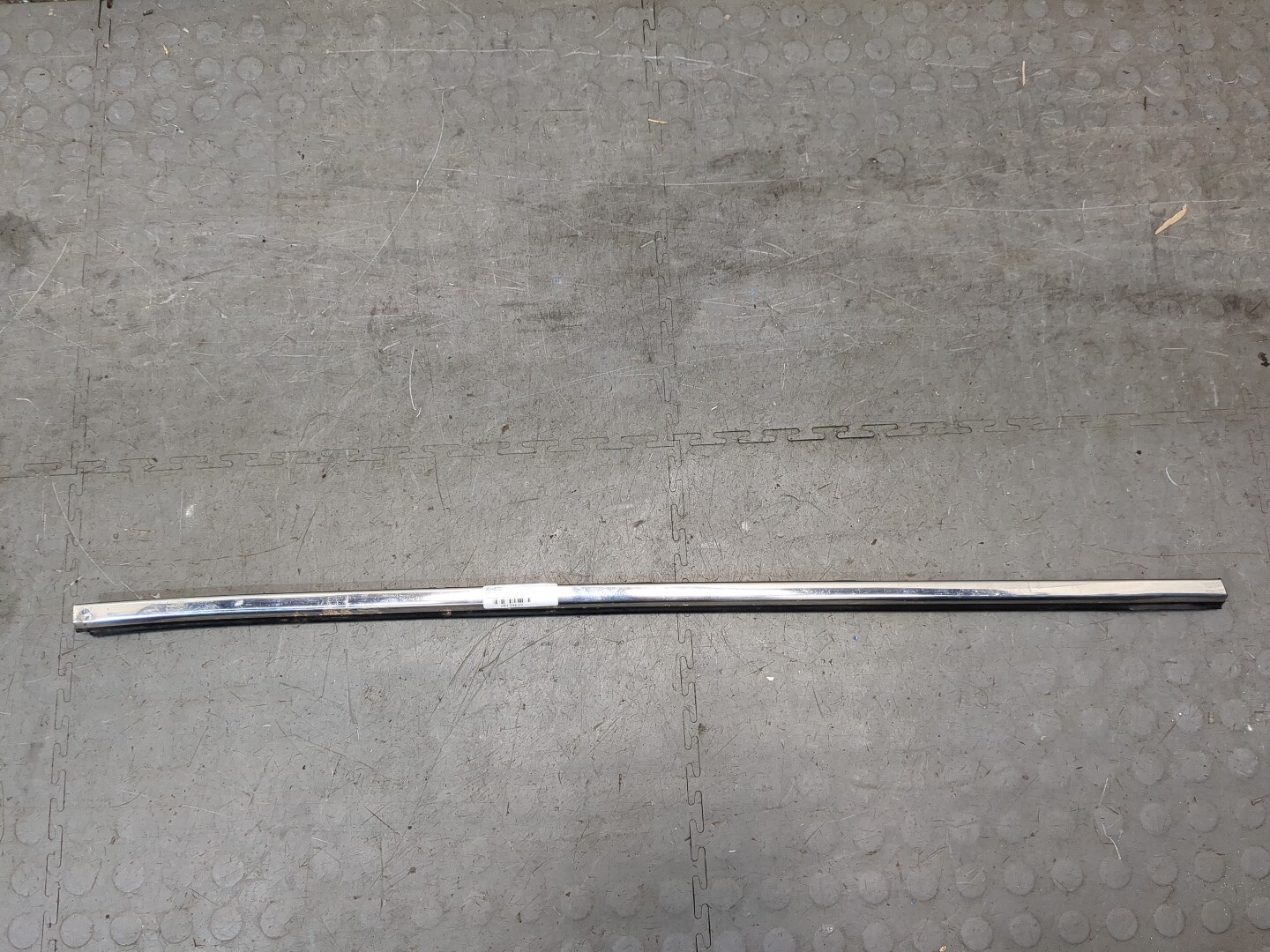 Накладка стекла переднего правого