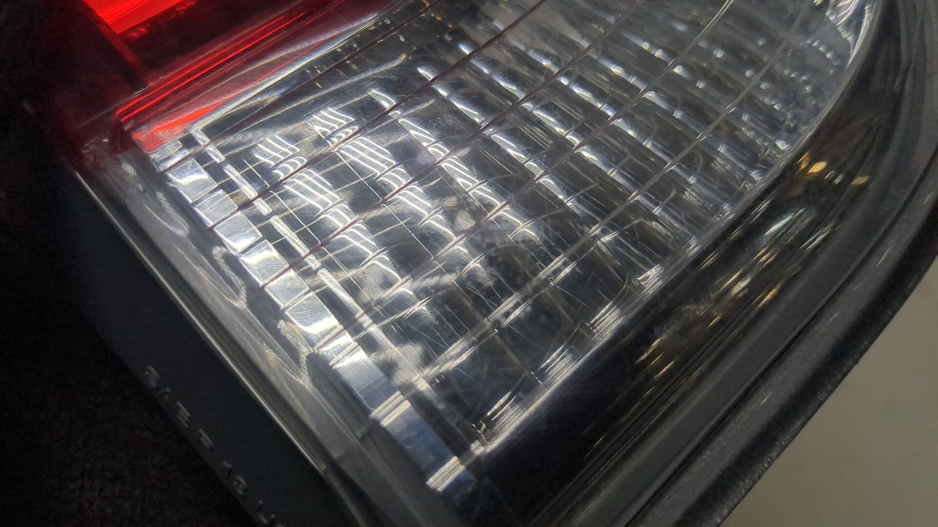 Фонарь задний внутренний левый