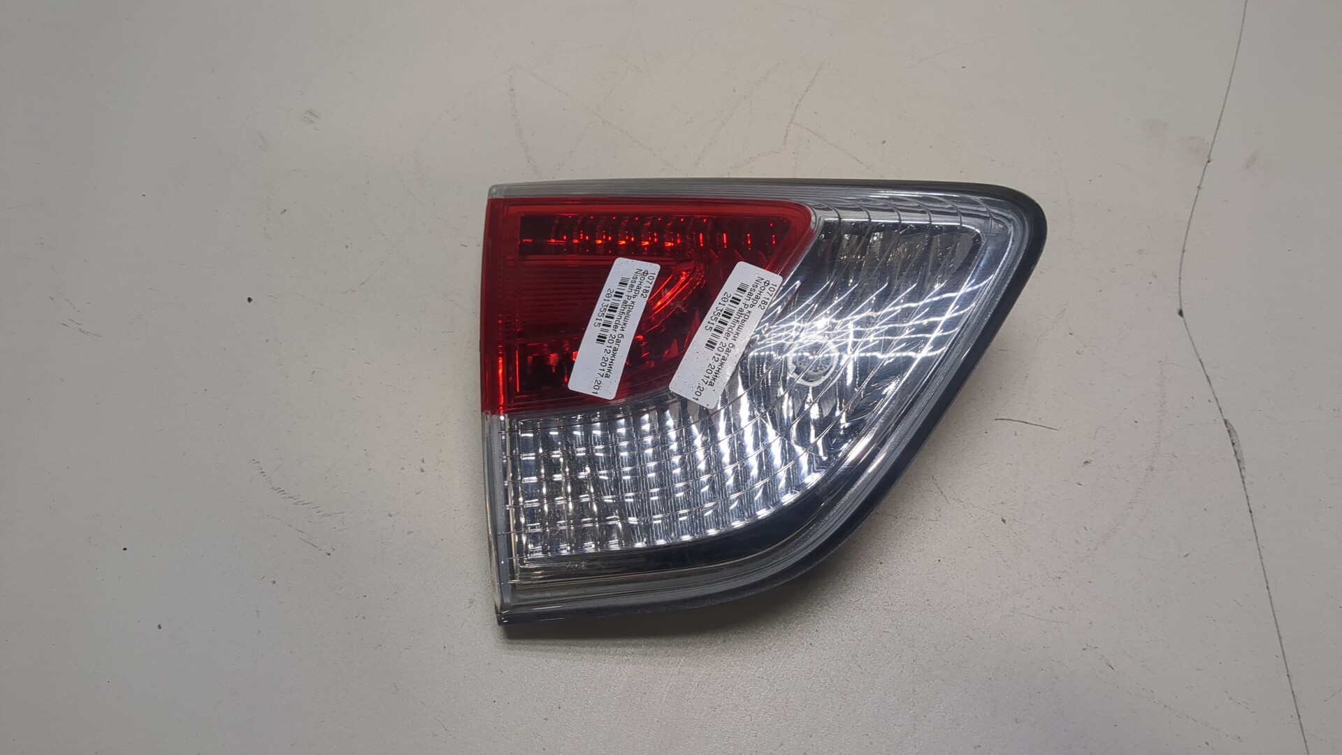 Фонарь задний внутренний левый