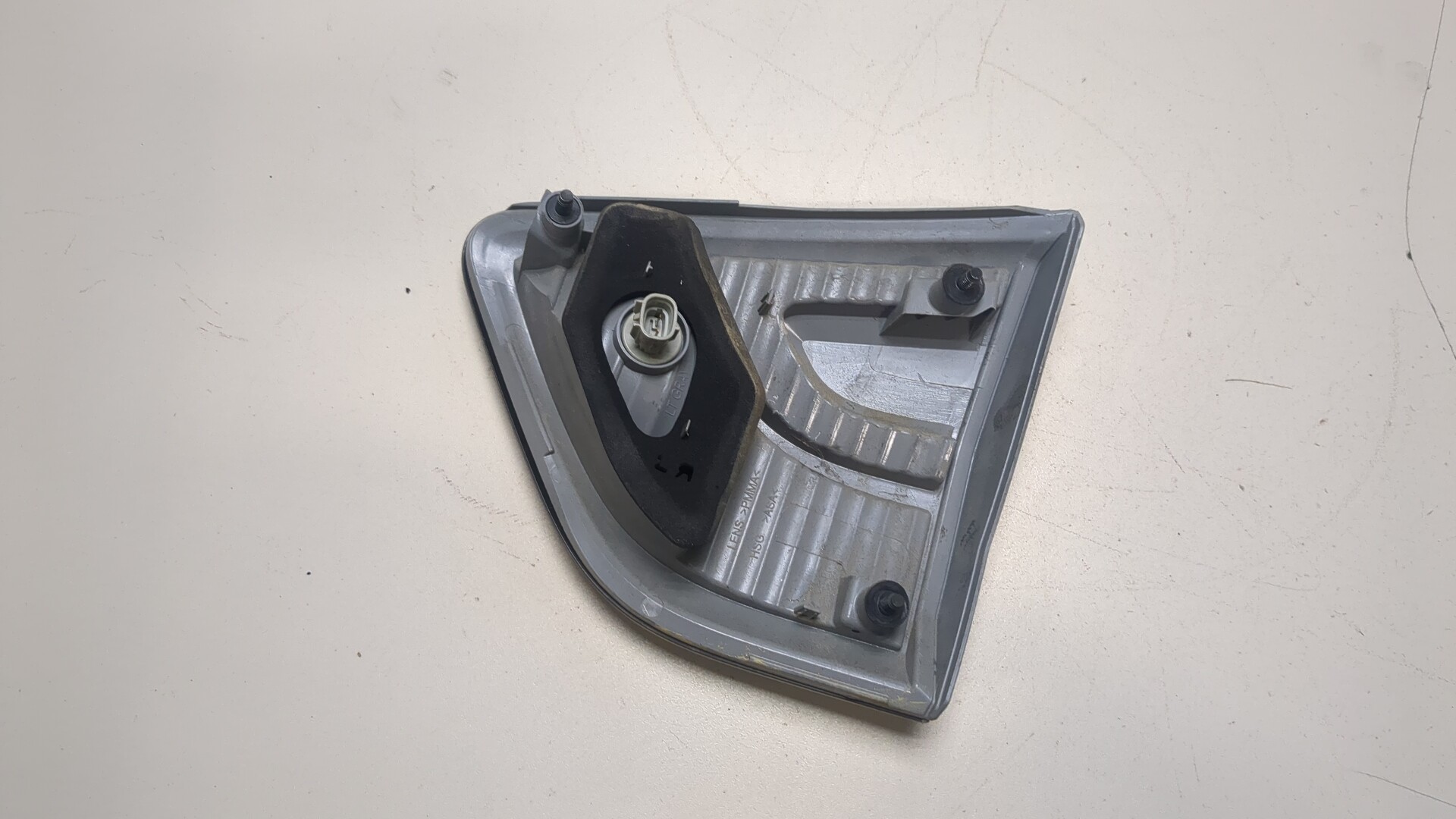 Фонарь задний внутренний левый