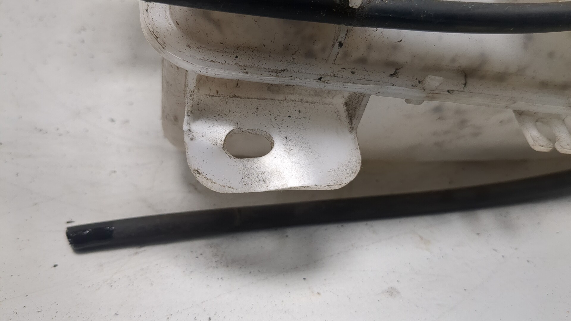 Бачок омывателя лобового стекла