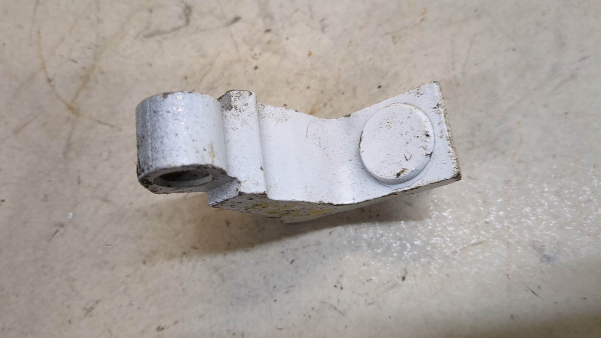 Петля двери