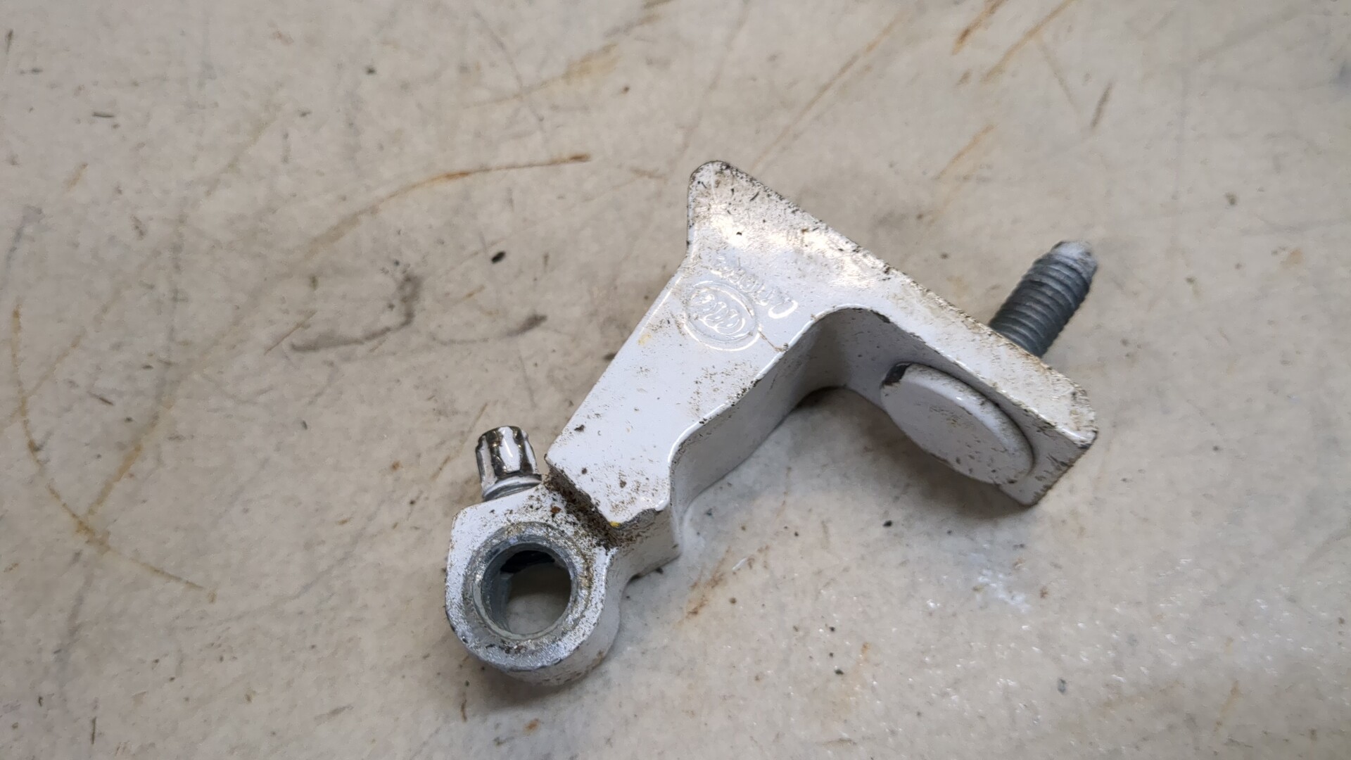 Петля двери