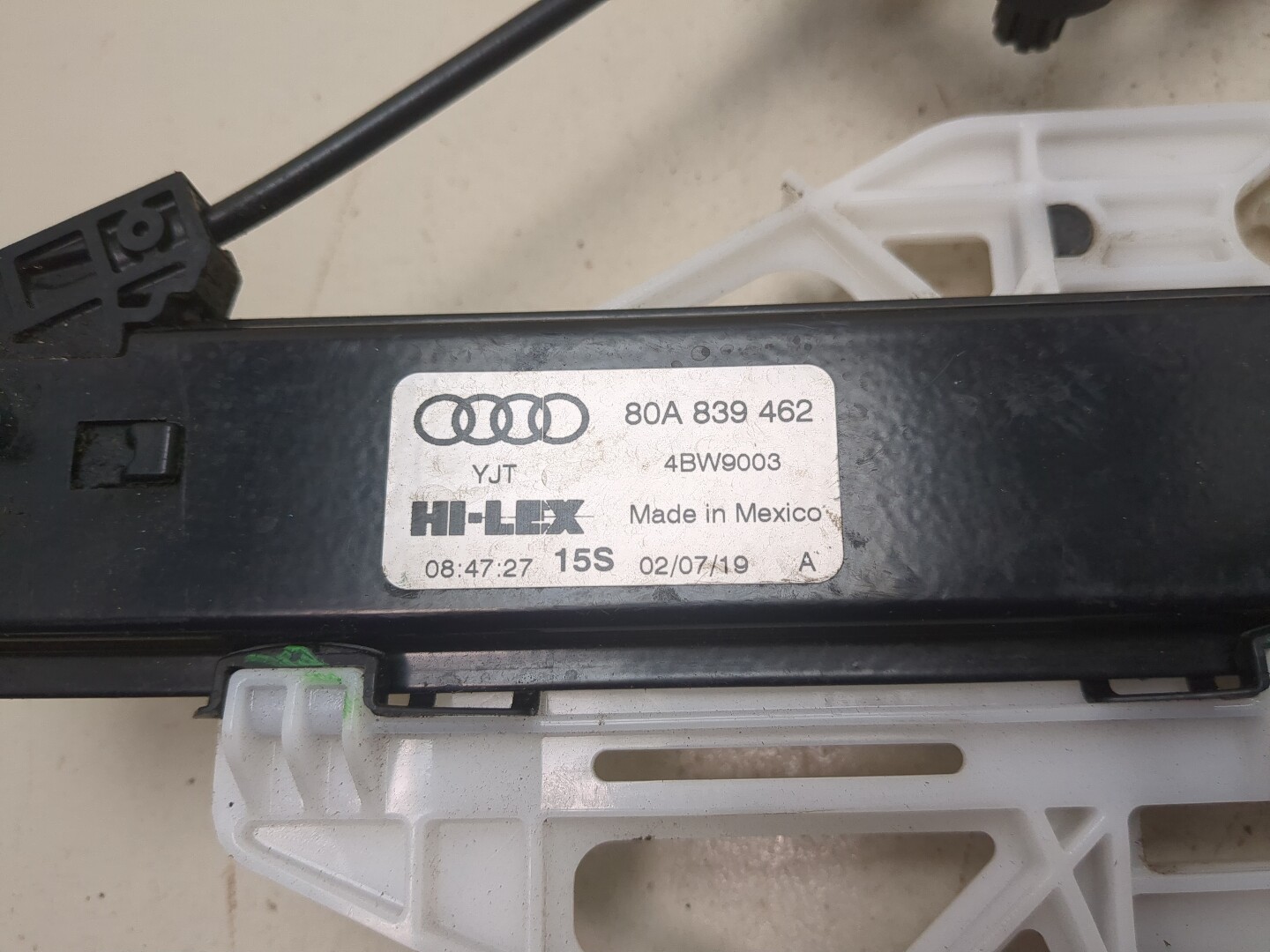 Стеклоподъемник электр. задний правый