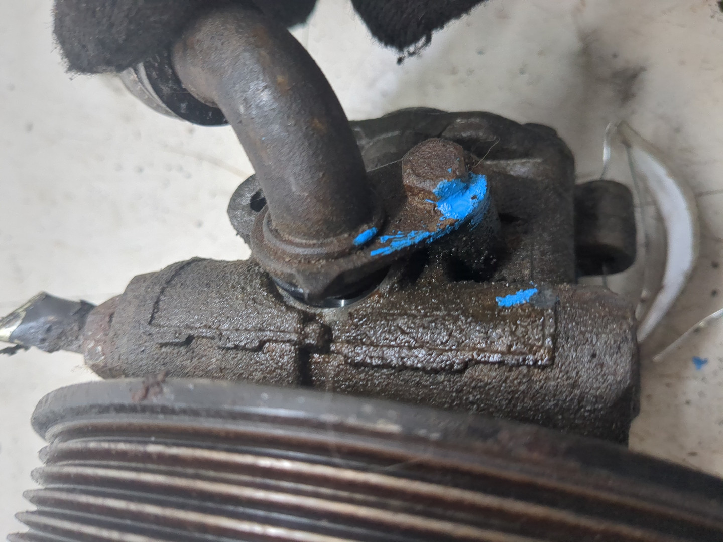 Насос ГУР (гидроусилитель руля)