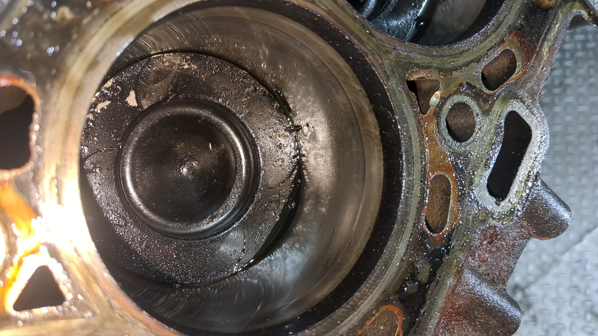 Блок двигателя