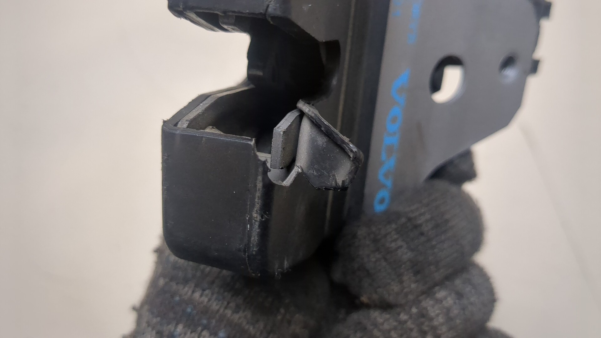 Замок багажника