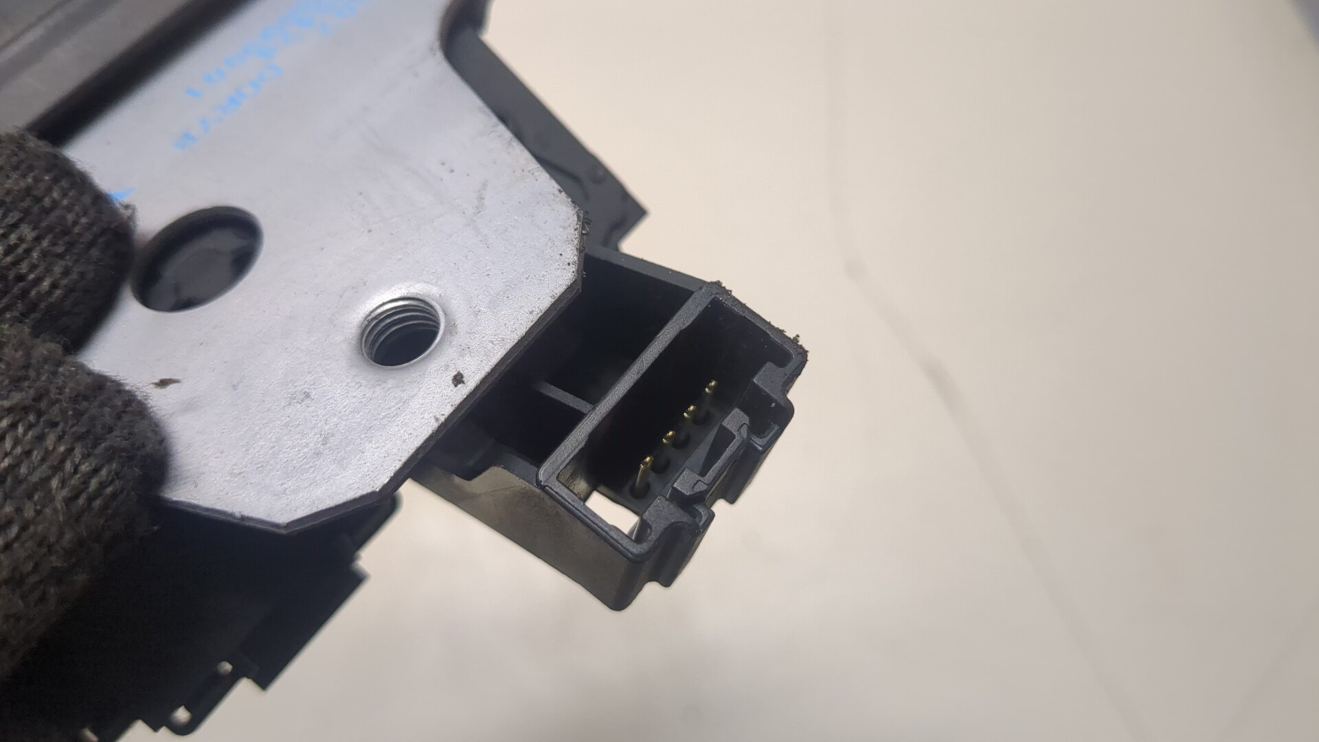 Замок багажника