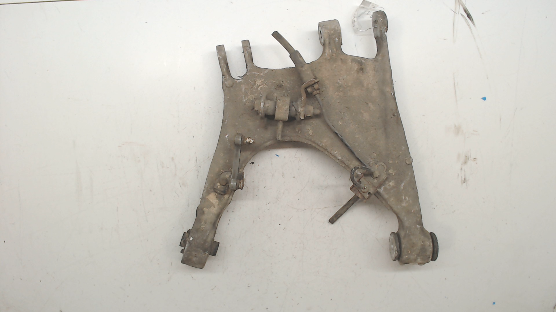 Рычаг задний левый