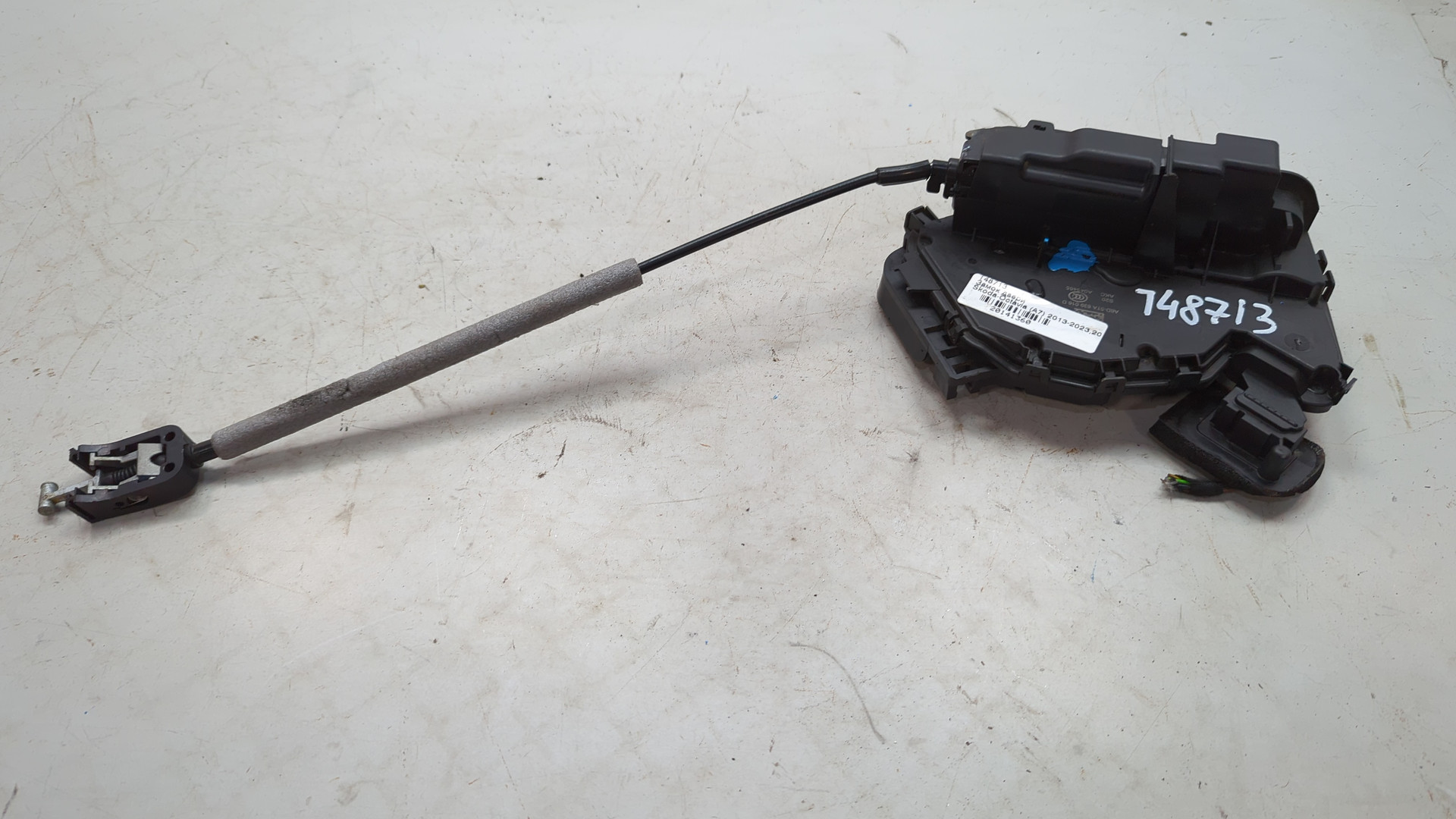 Замок двери задней правой