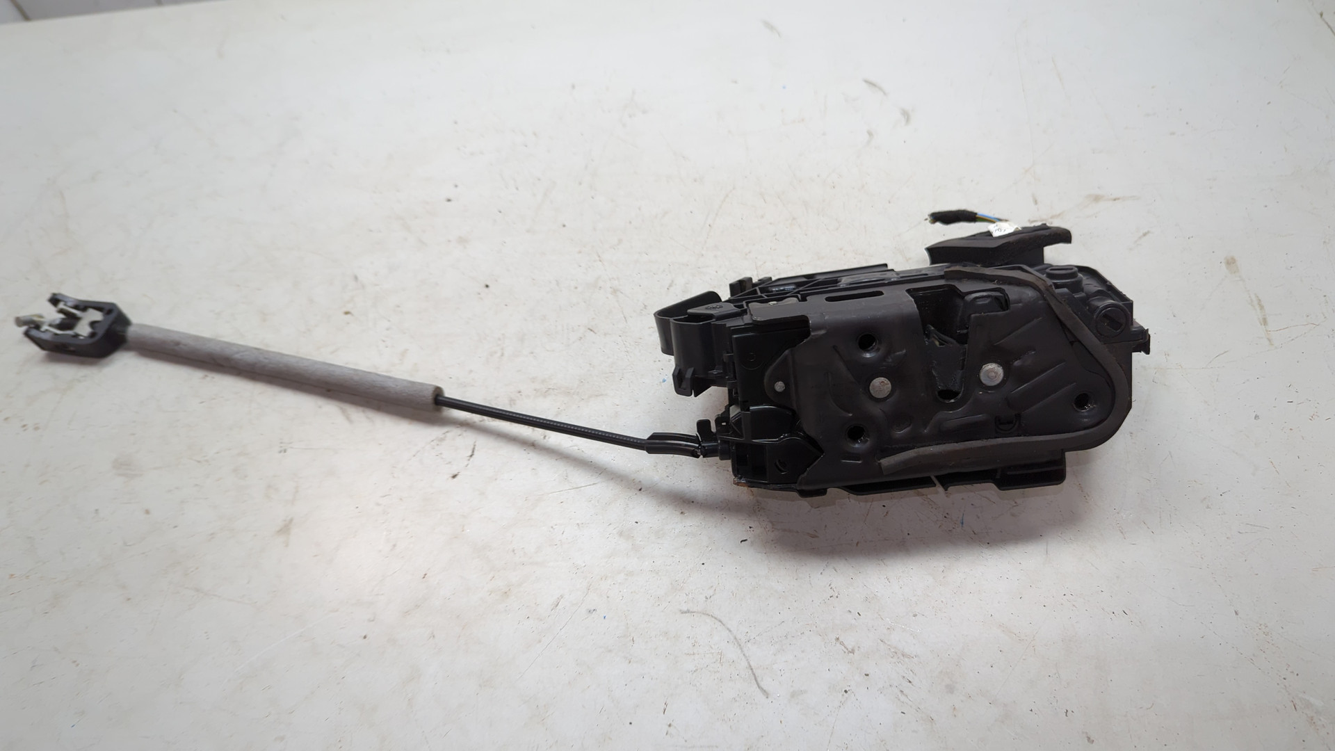 Замок двери задней правой