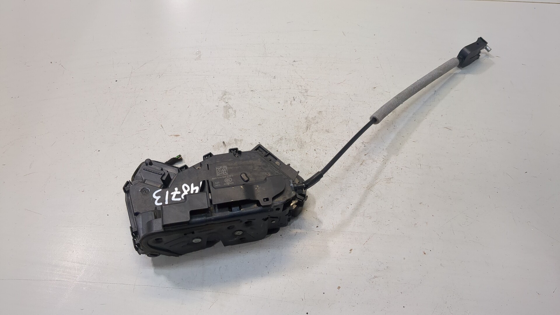 Замок двери задней правой