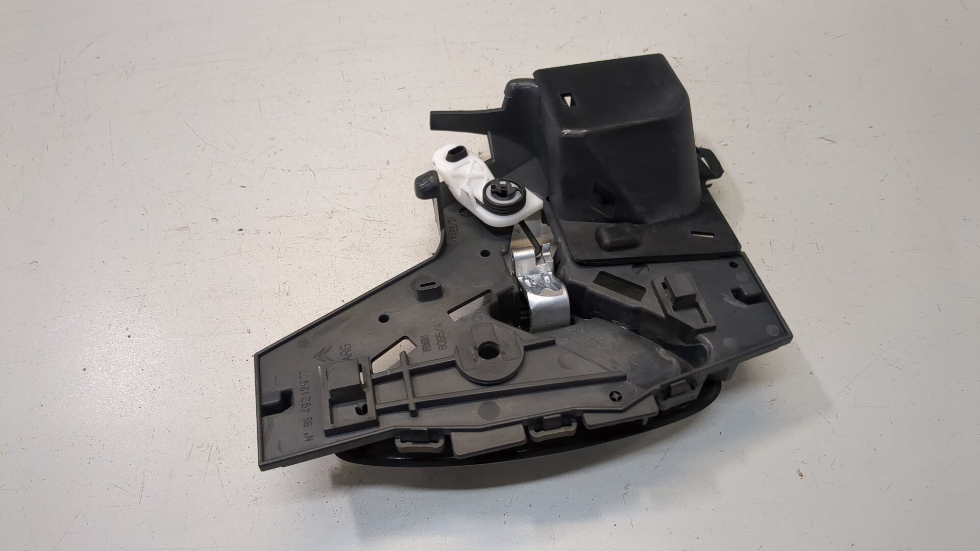 Ручка двери задней внутренняя левая