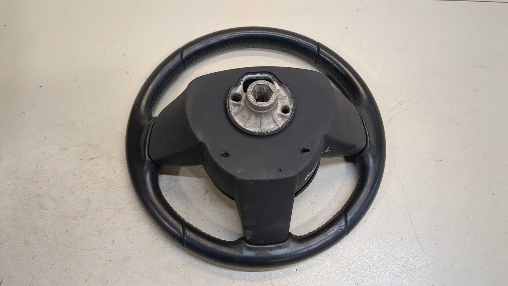 Рулевое колесо (руль)