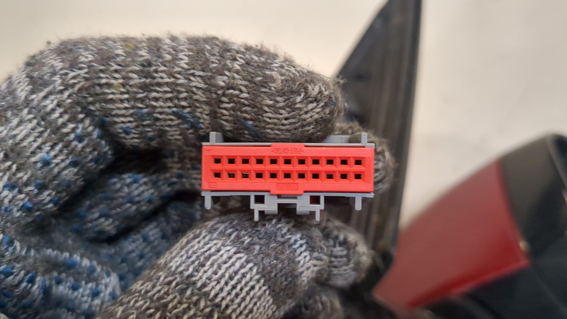 Зеркало правое электрическое