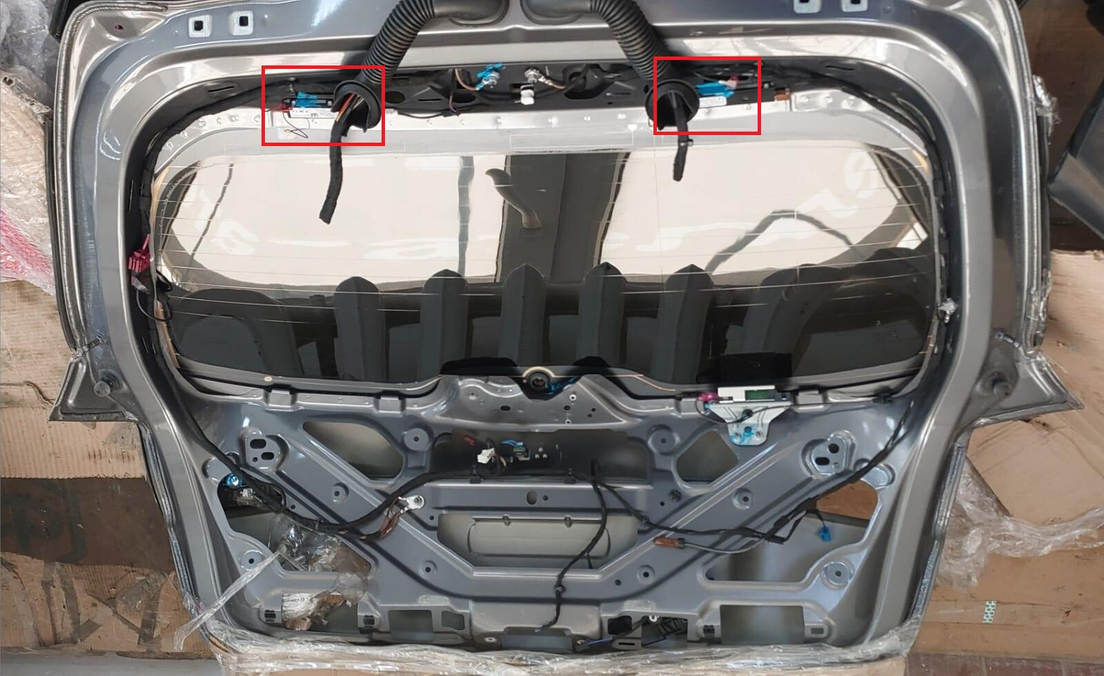 Дверь багажника