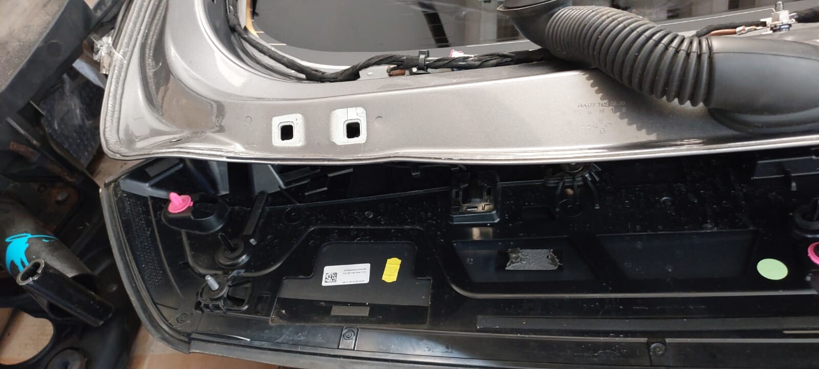 Дверь багажника