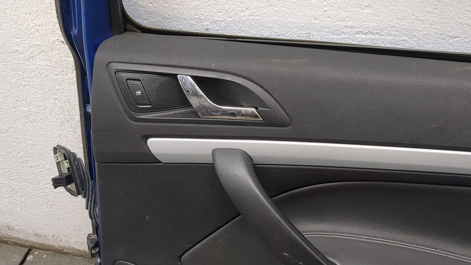 Дверь задняя правая