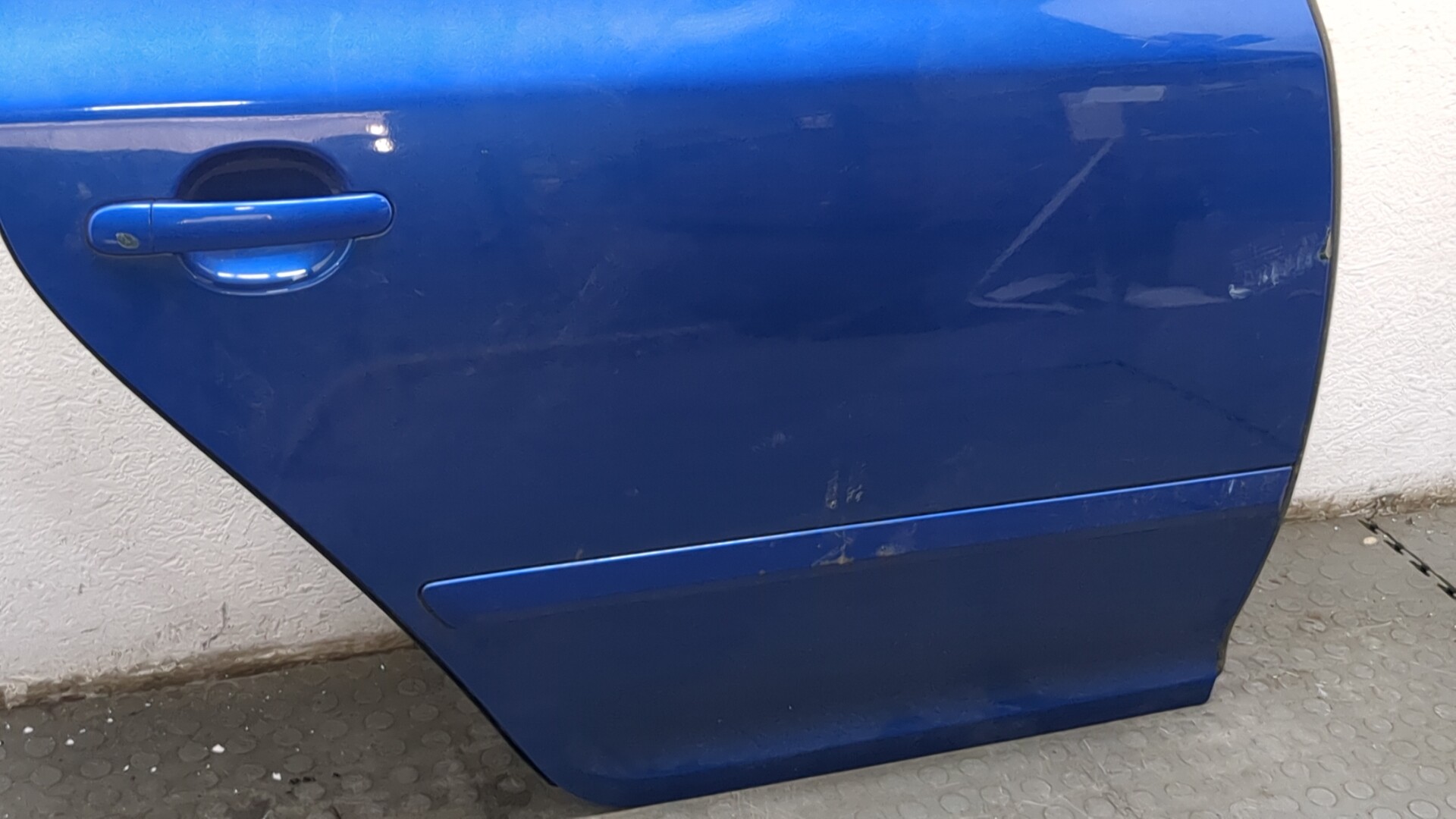 Дверь задняя правая