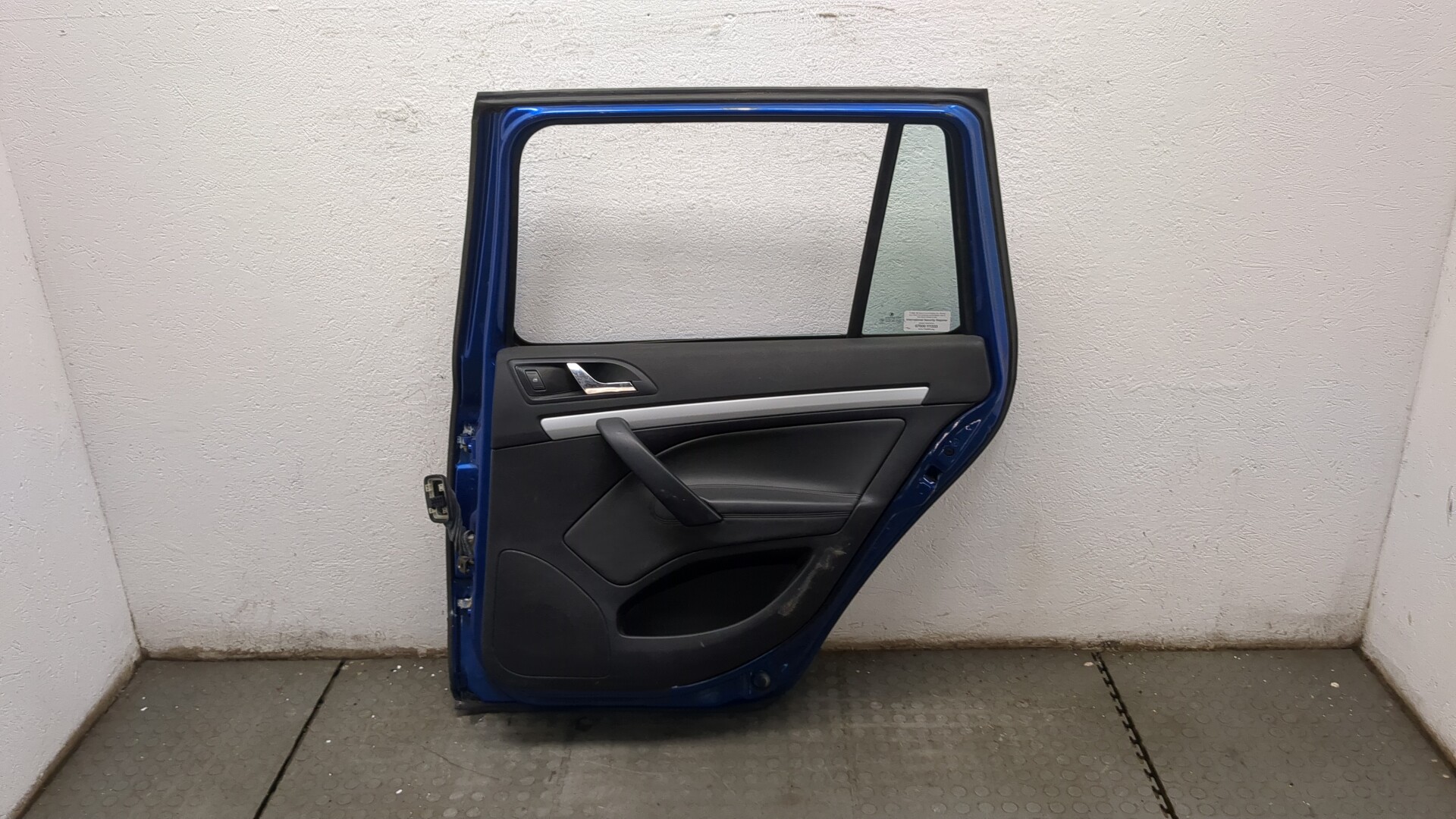 Дверь задняя правая