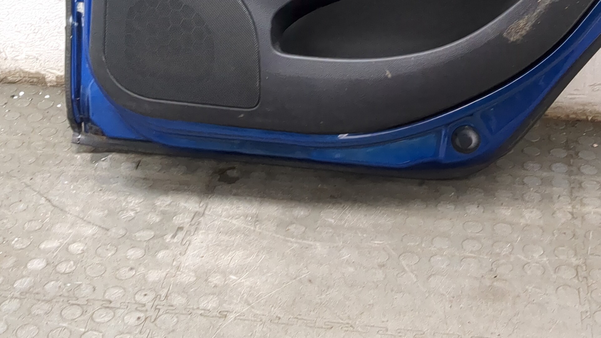 Дверь задняя правая