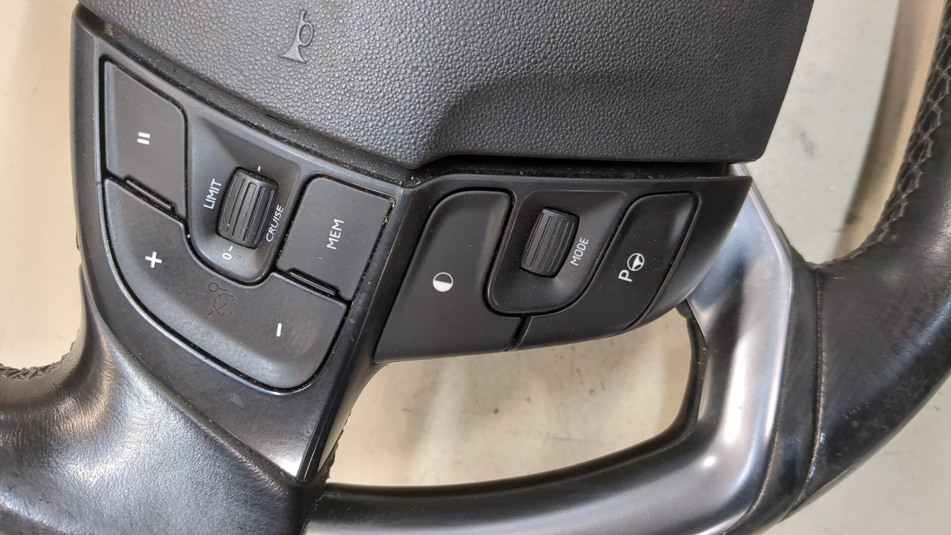 Рулевое колесо (руль)