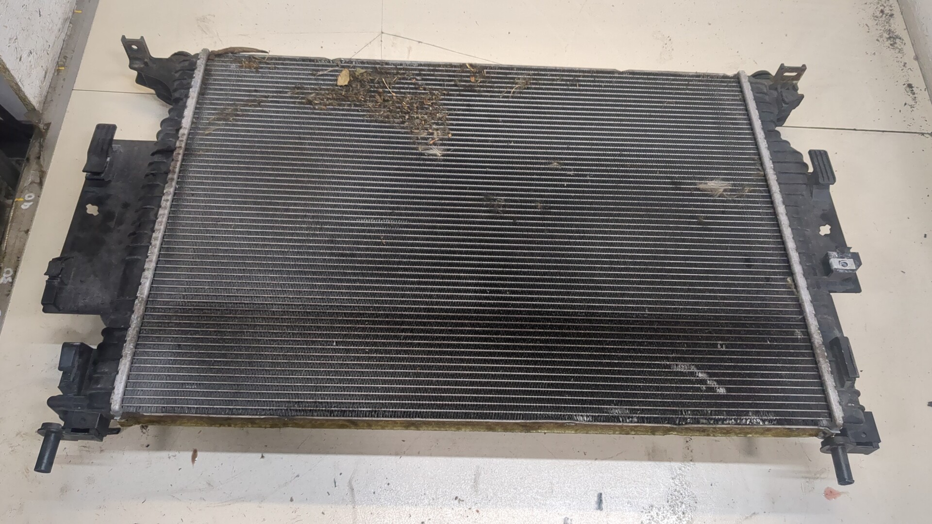 Радиатор охлаждения двигателя основной