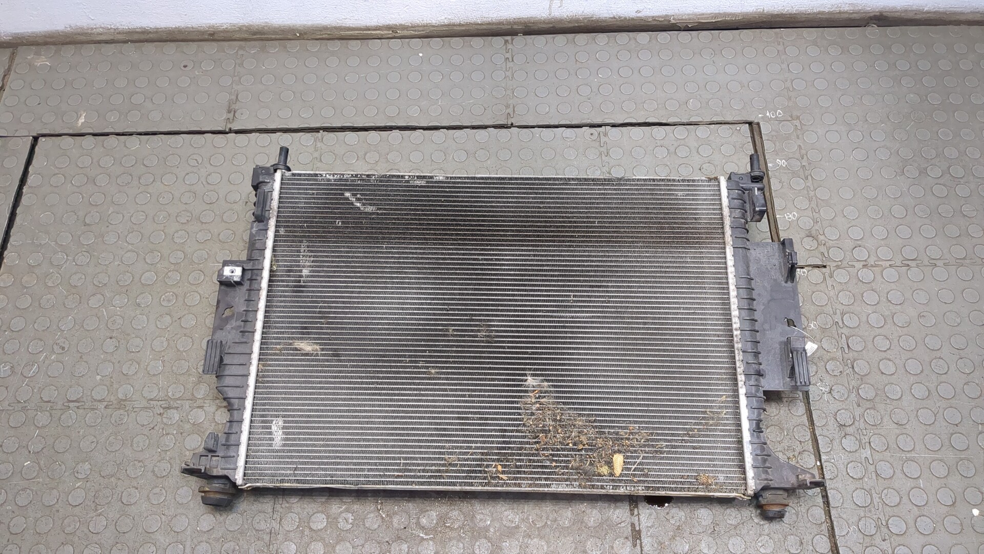 Радиатор охлаждения двигателя основной