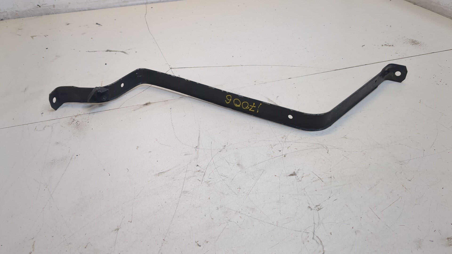 Лента крепления бензобака