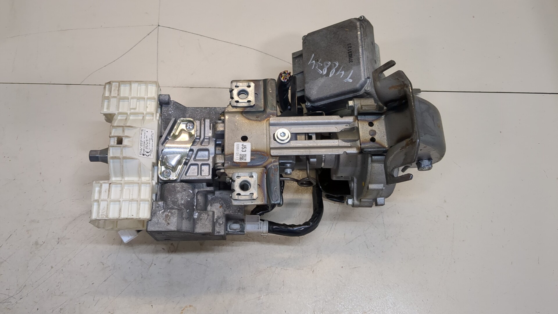 Серводвигатель рулевой рейки