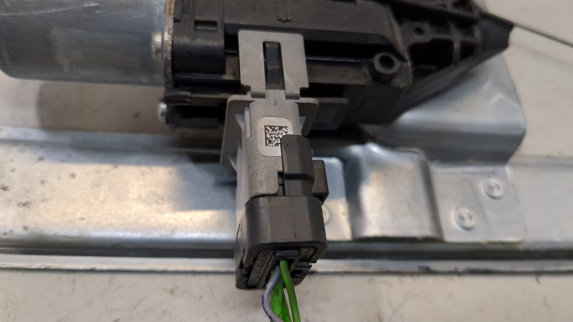 Стеклоподъемник электр. передний правый