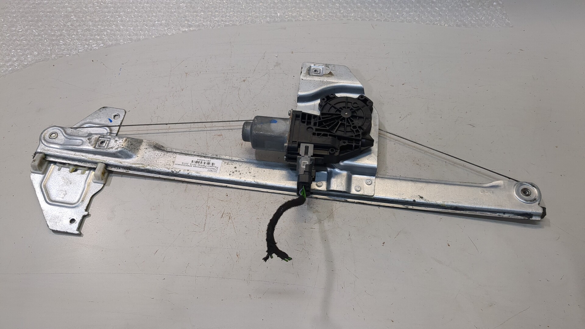 Стеклоподъемник электр. передний правый