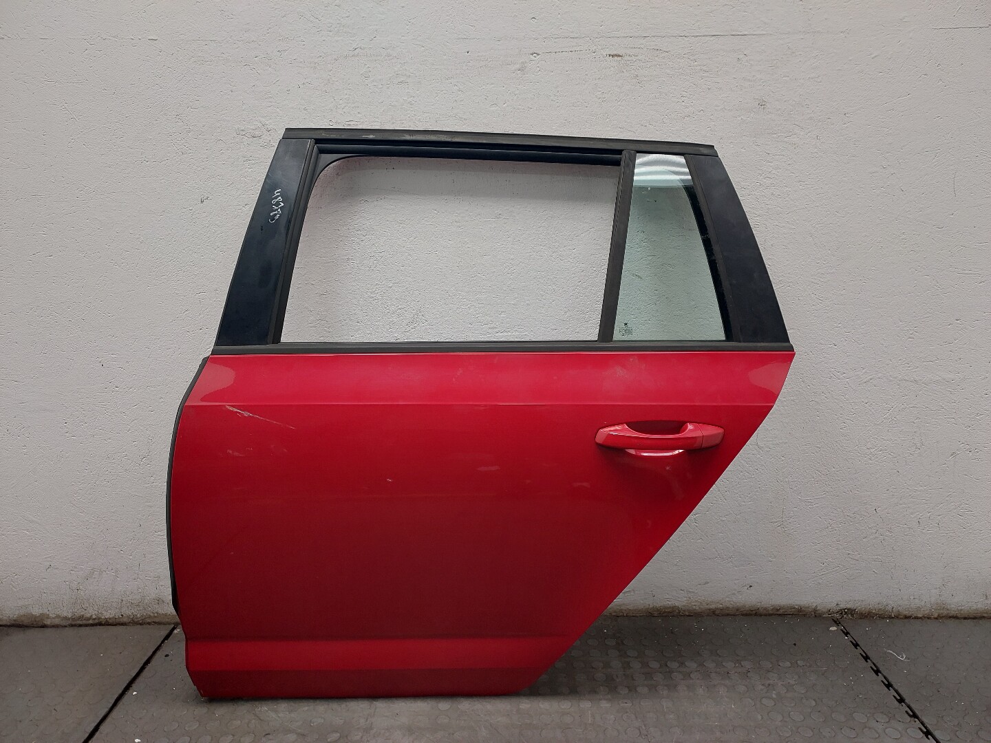 Дверь задняя левая