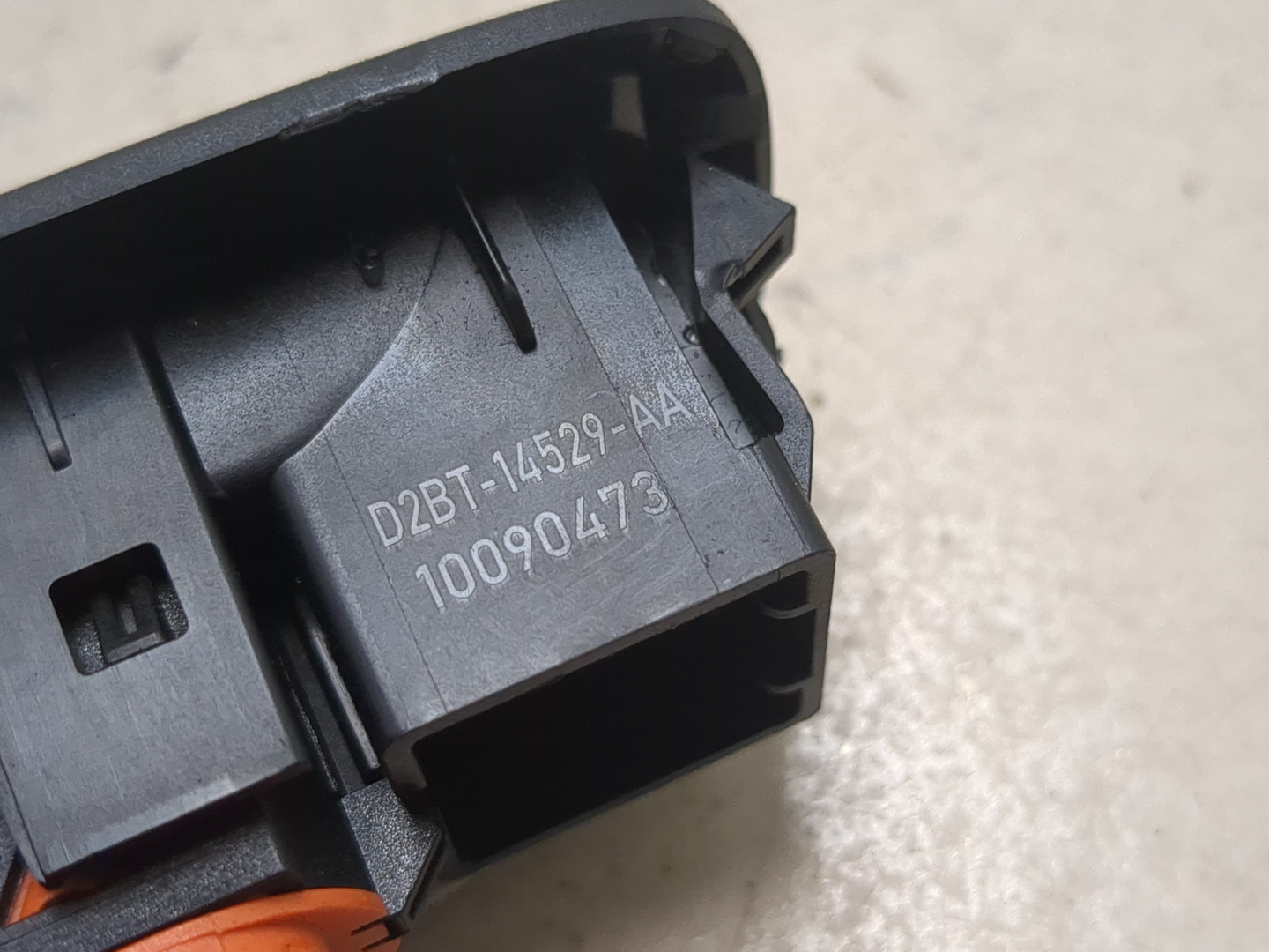 Кнопка стеклоподъемника