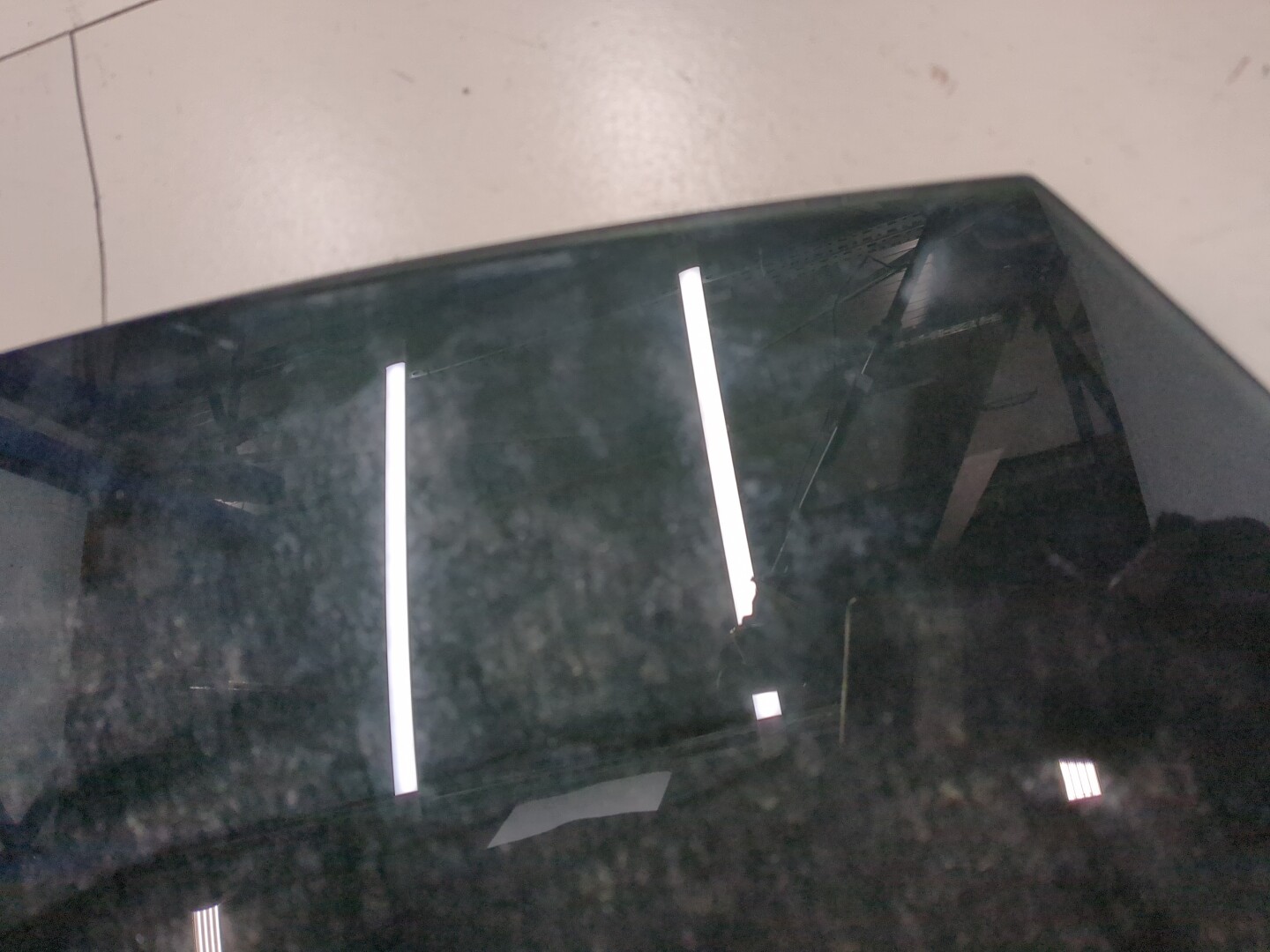 Стекло двери задней левой