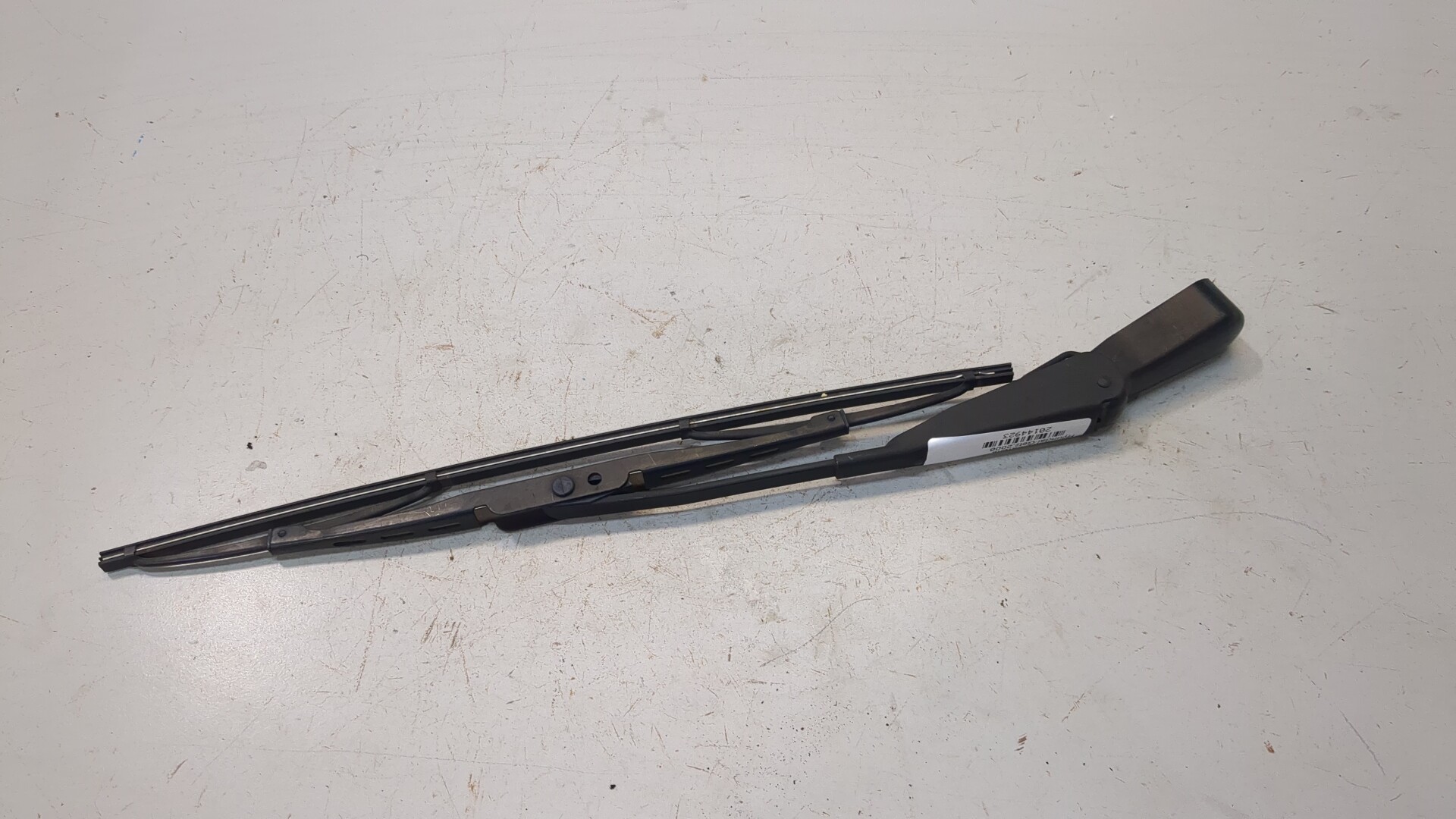 Поводок стеклоочистителя заднего