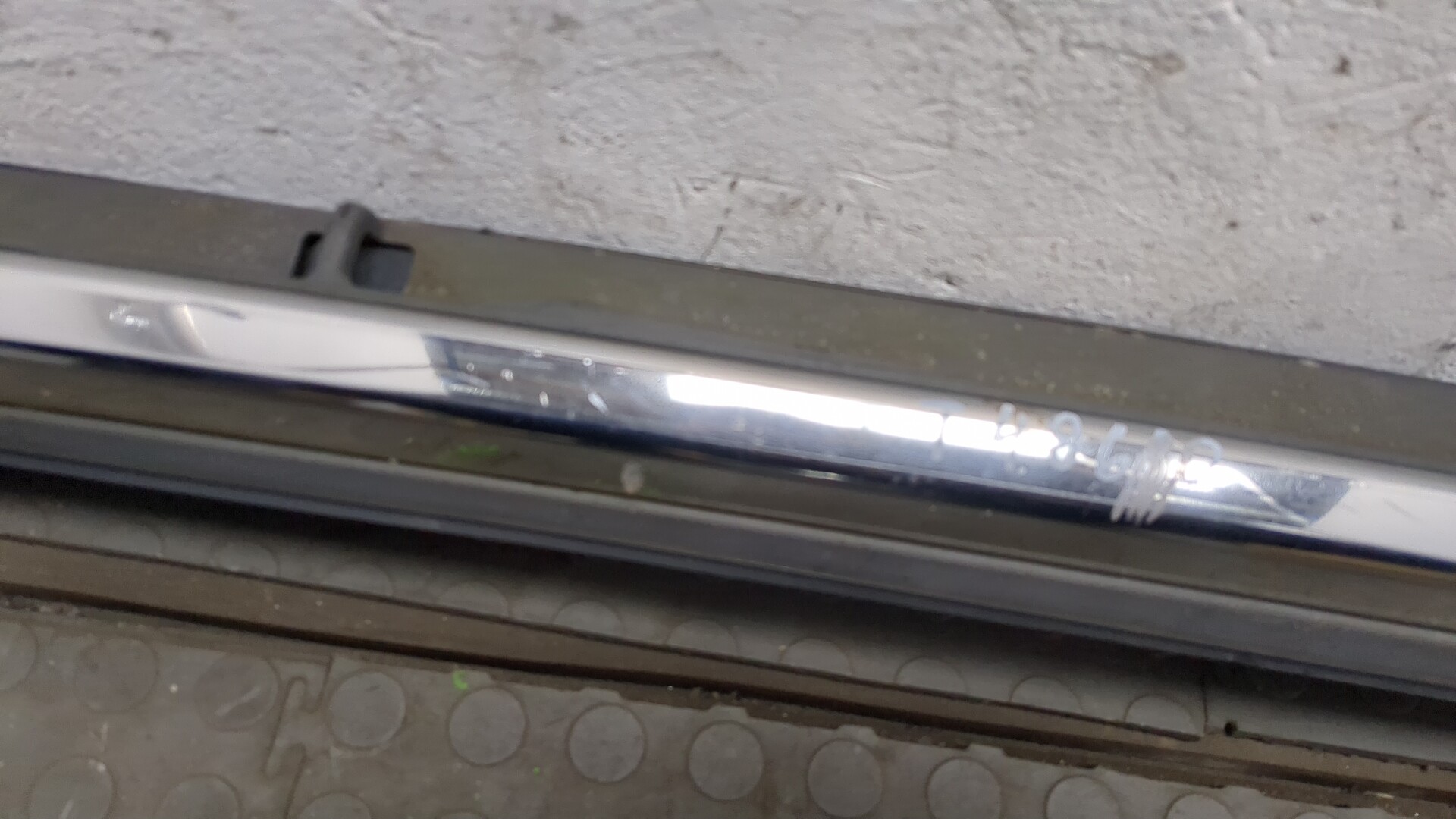 Рейлинг (релинг) левый (планка на крышу)