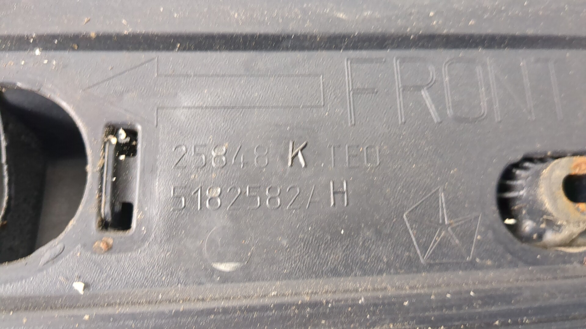 Рейлинг (релинг) правый (планка на крышу)