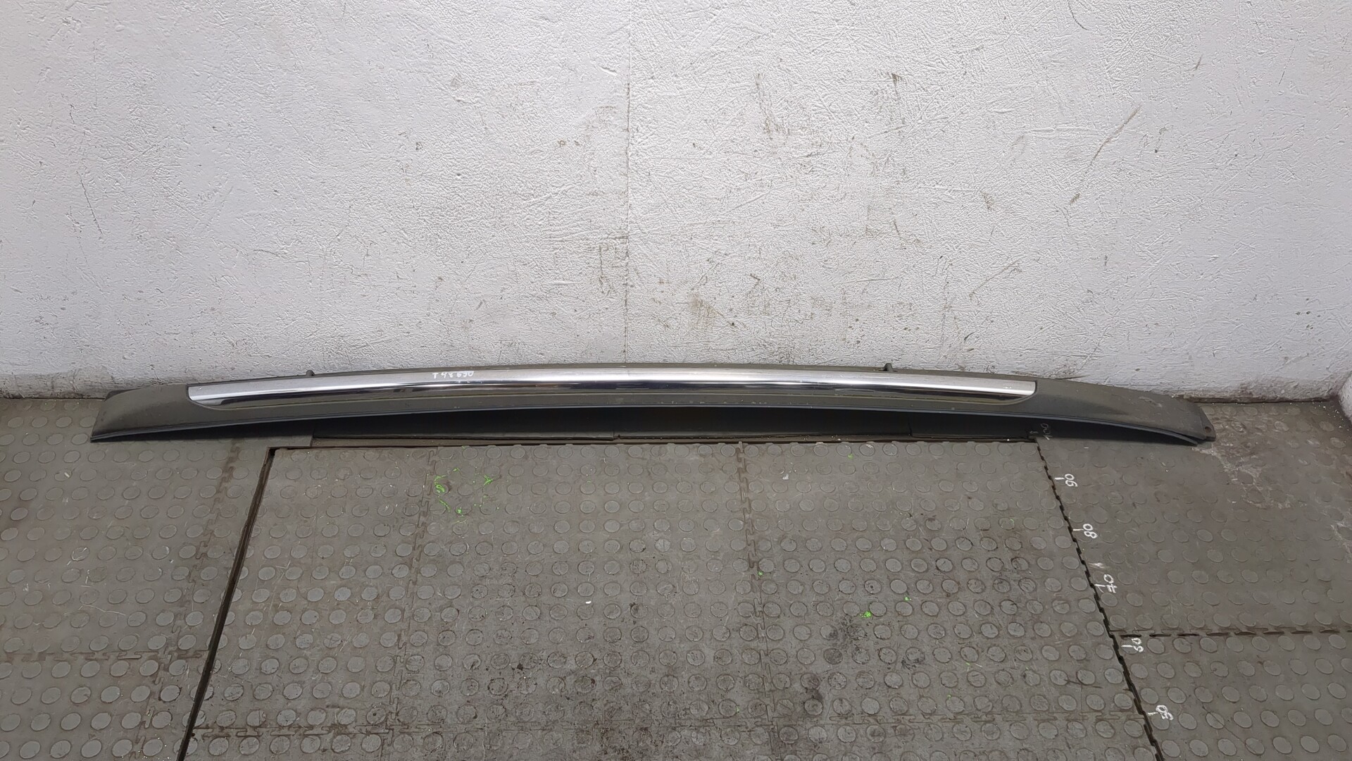 Рейлинг (релинг) правый (планка на крышу)